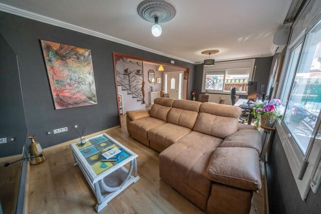 5 quarto Moradia em Banda para venda em Vilafant com garagem - 345 000 € (Ref: 9102997)