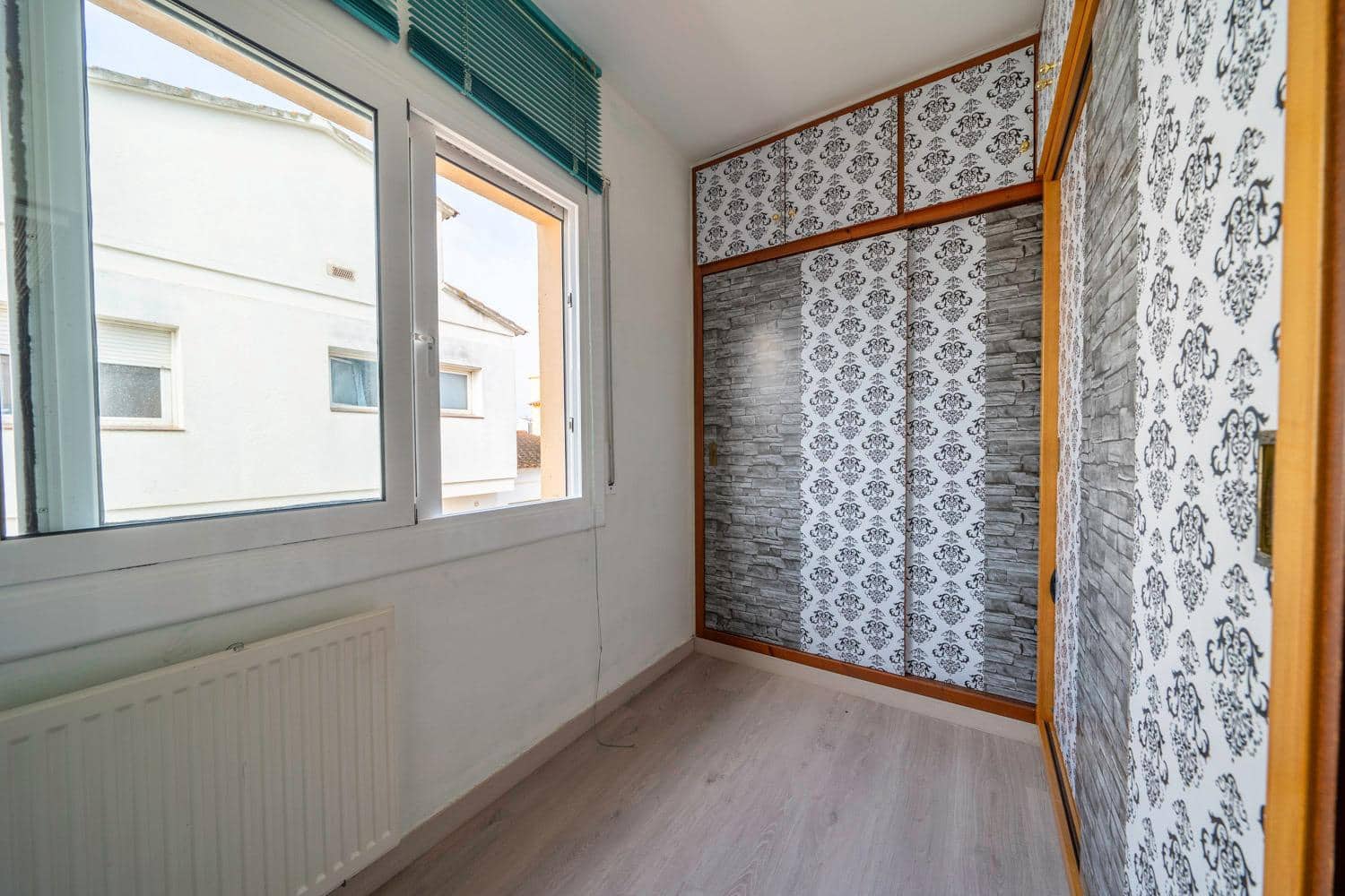 5 soveværelse Rækkehus til salg i Vilafant med garage - € 345.000 (Ref: 9102997)