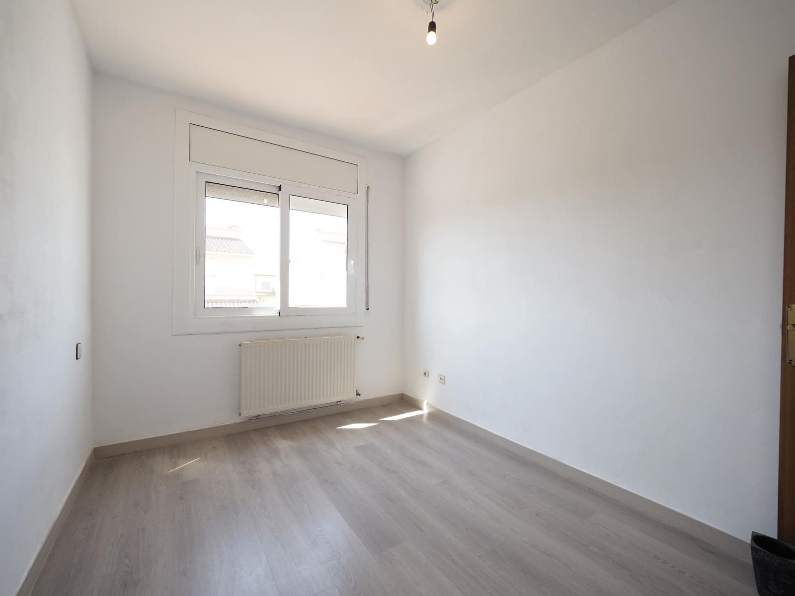 5 soveværelse Rækkehus til salg i Vilafant med garage - € 345.000 (Ref: 9102997)