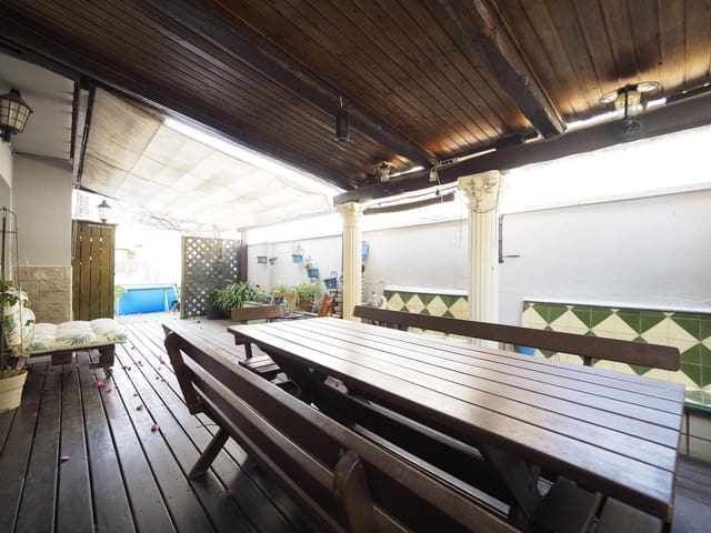 5 quarto Moradia em Banda para venda em Vilafant com garagem - 345 000 € (Ref: 9102997)