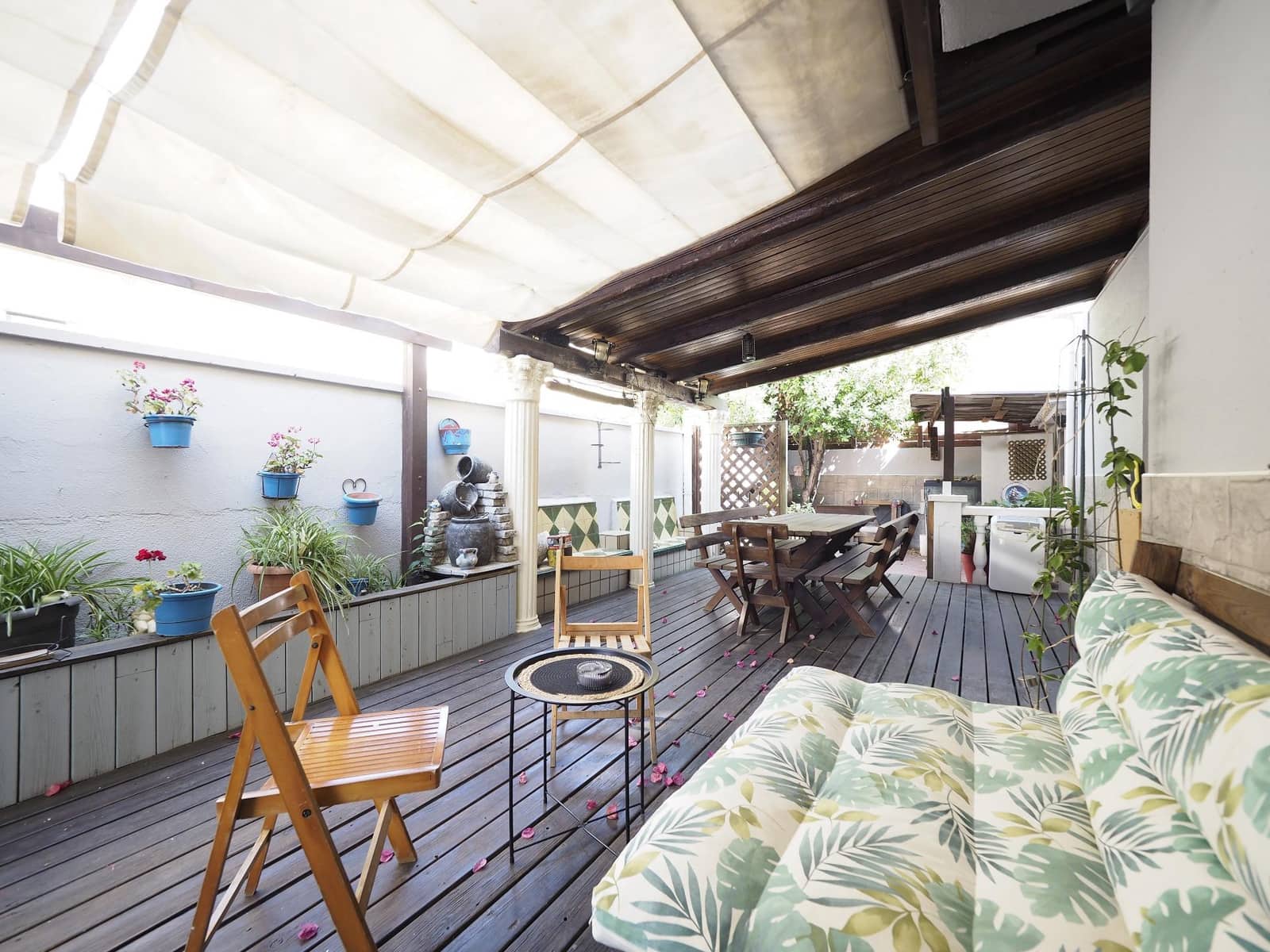 5 soveværelse Rækkehus til salg i Vilafant med garage - € 345.000 (Ref: 9102997)