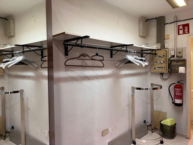 Erhverv til leje i Figueres - € 1.050 (Ref: 9188577)