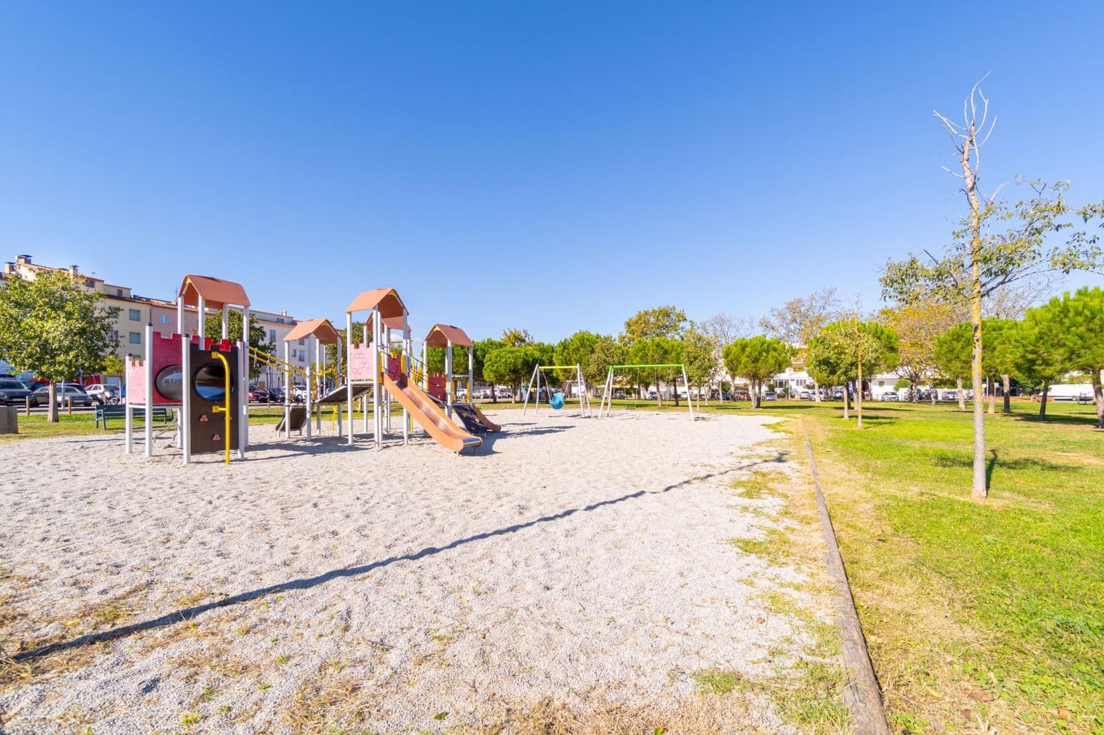 Apartamento de 3 habitaciones en Empuriabrava en venta - 242.000 € (Ref: 9338431)