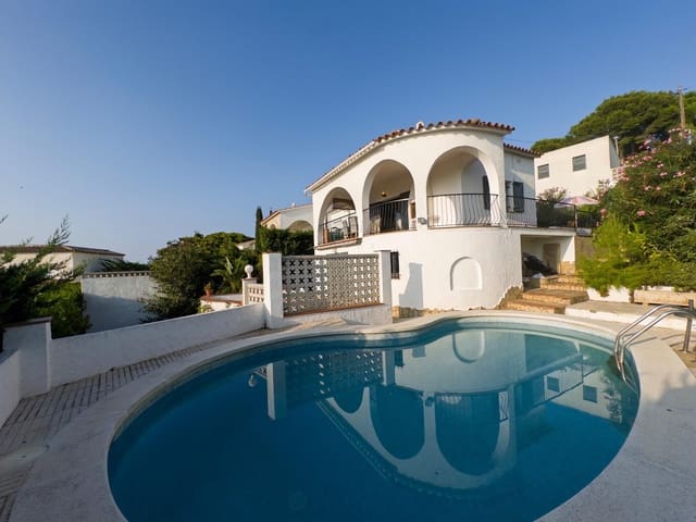 4 bedroom Villa for sale in L'Escala with pool garage - € 579,000 (Ref: 9347486)