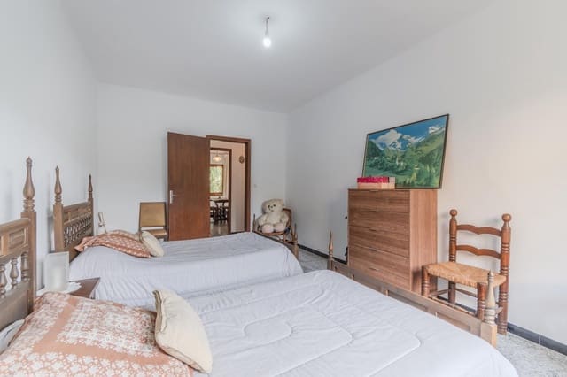 4 makuuhuone Maalaistalo myytävänä paikassa Sant Llorenç de la Muga - 385 000 € (Ref: 9383079)