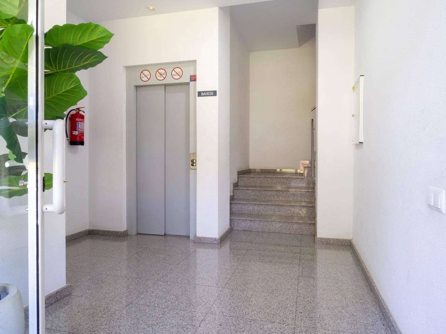 4 soveværelse Lejlighed til salg i L'Escala med swimmingpool - € 295.000 (Ref: 9419913)