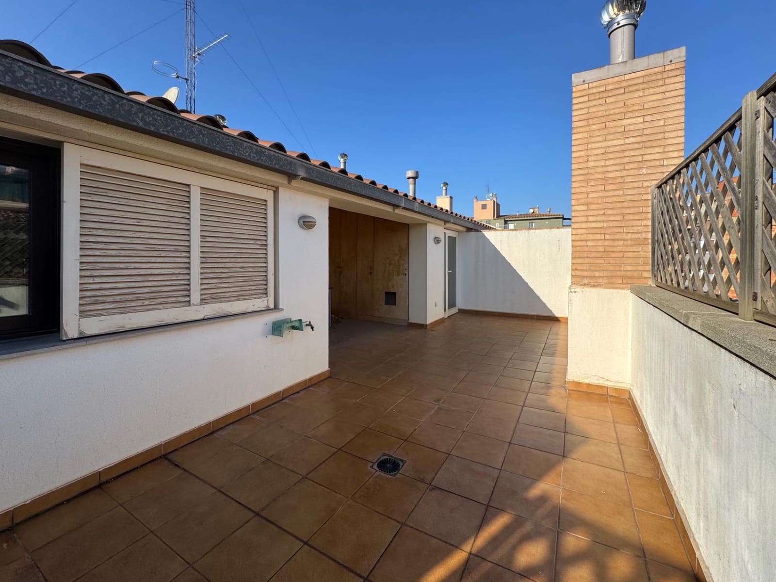 Ático de 4 habitaciones en Figueres en venta - 295.000 € (Ref: 9419914)