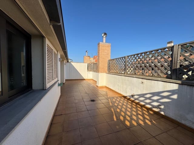 Ático de 4 habitaciones en Figueres en venta - 295.000 € (Ref: 9419914)