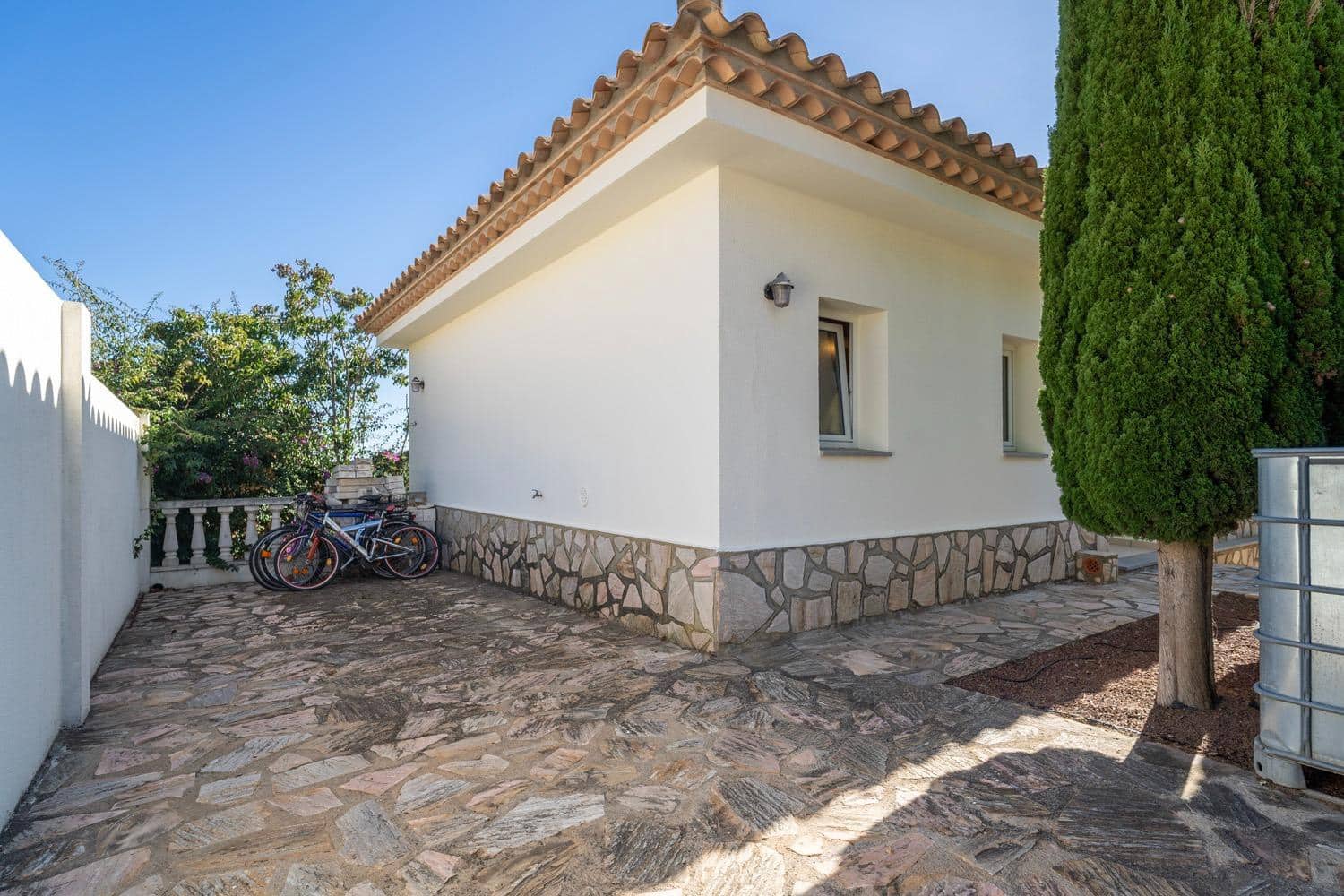 4 bedroom Villa for sale in L'Escala with pool - € 610,000 (Ref: 9534061)