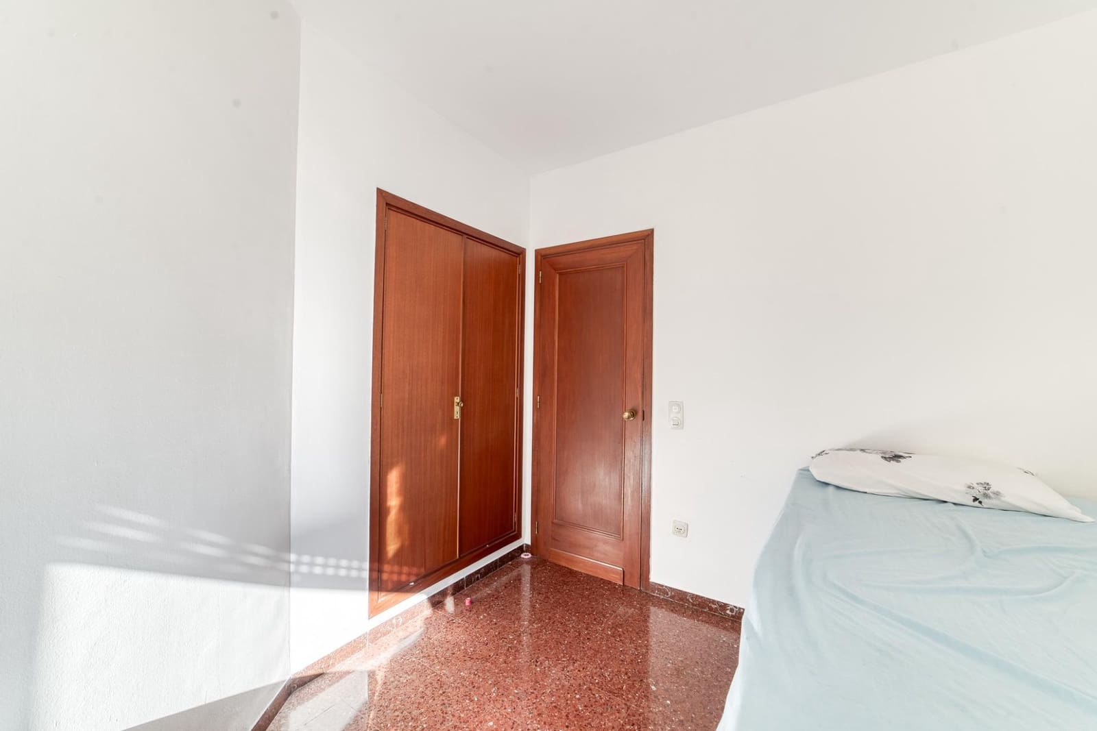 Piso de 4 habitaciones en Figueres en venta - 160.000 € (Ref: 9656225)