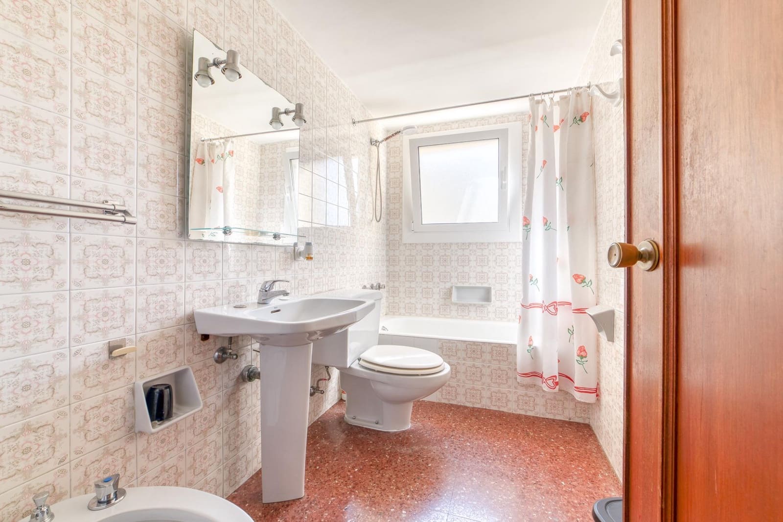 Piso de 4 habitaciones en Figueres en venta - 160.000 € (Ref: 9656225)