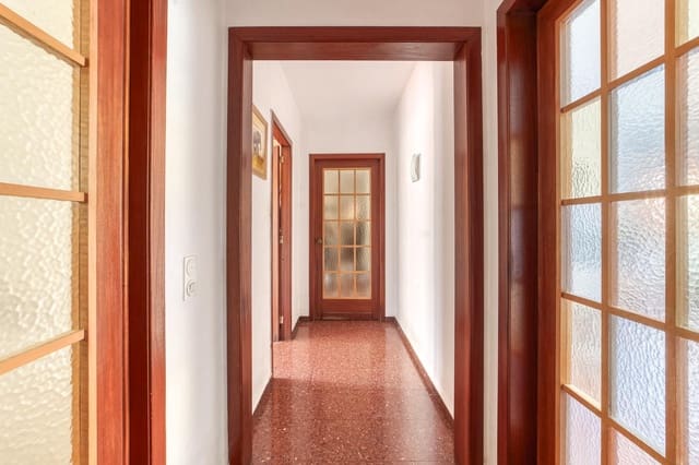 Piso de 4 habitaciones en Figueres en venta - 160.000 € (Ref: 9656225)