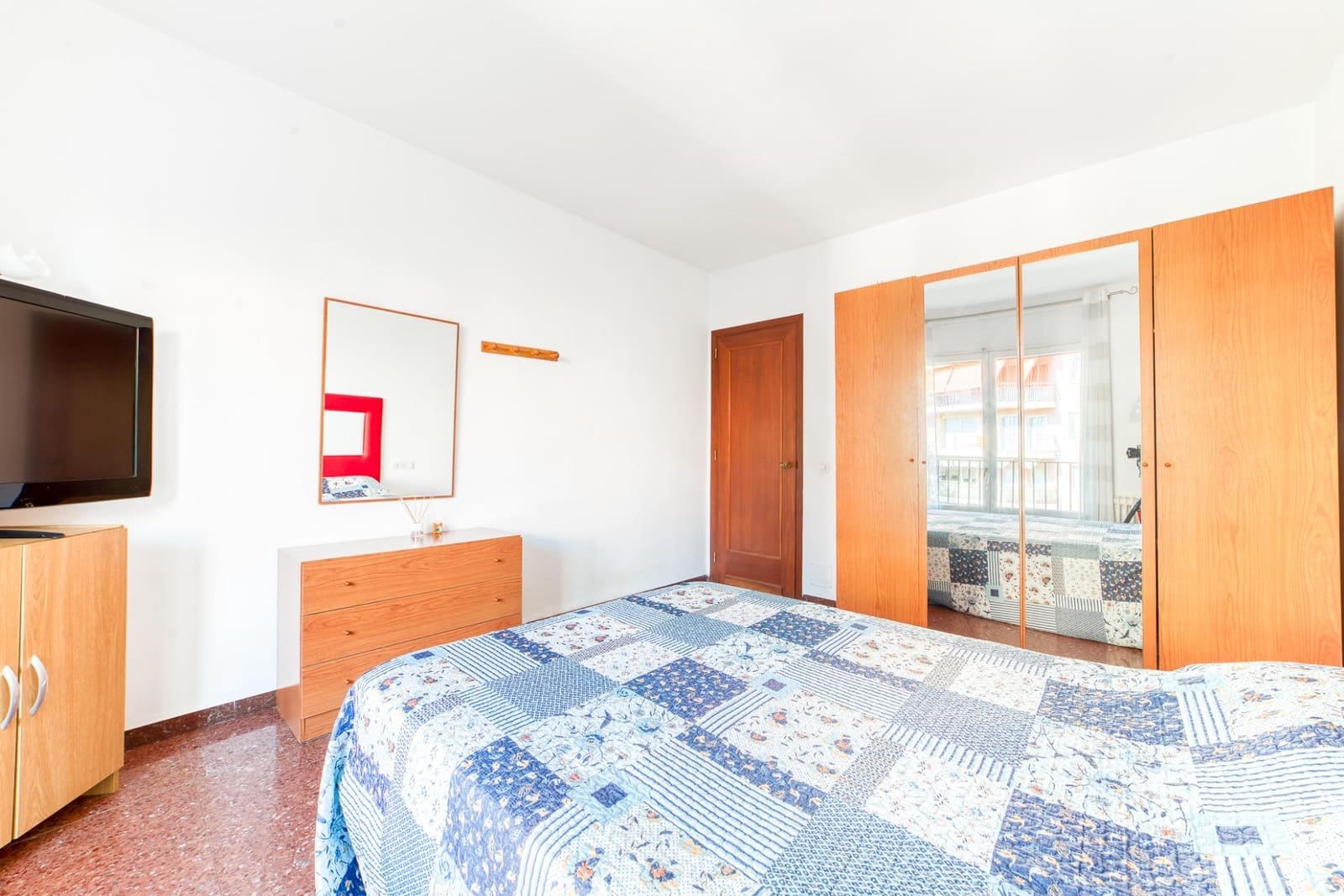 Piso de 4 habitaciones en Figueres en venta - 160.000 € (Ref: 9656225)