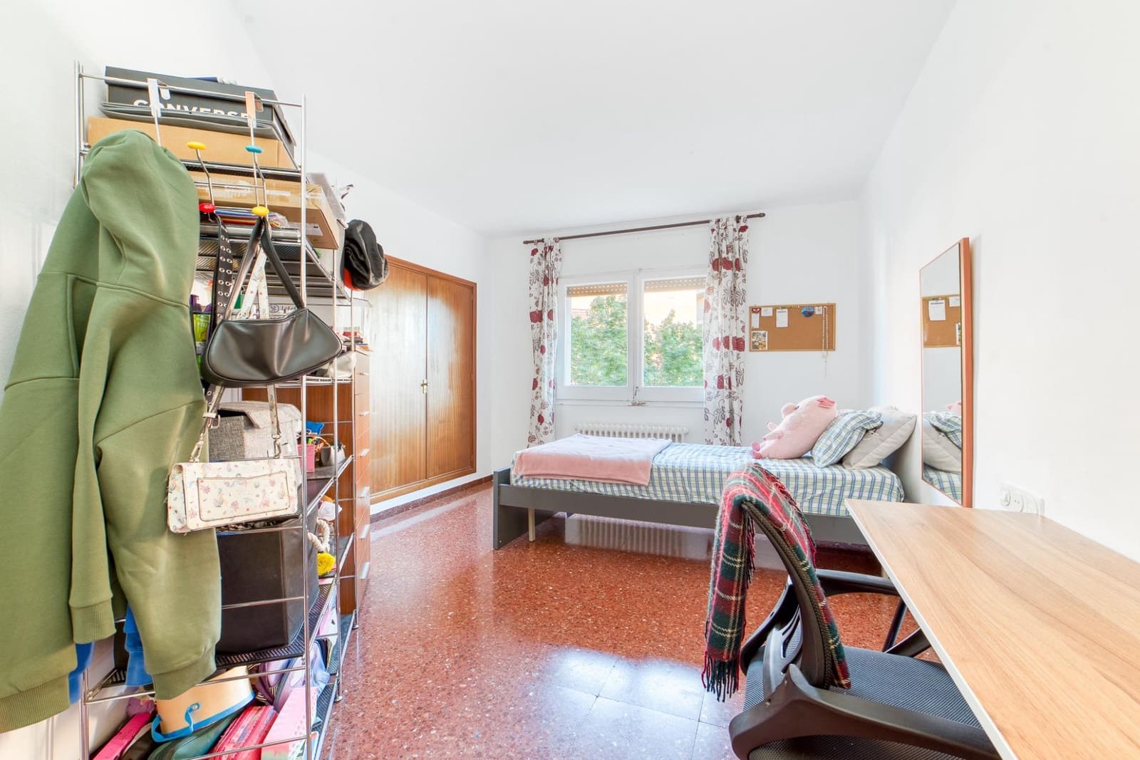 Piso de 4 habitaciones en Figueres en venta - 160.000 € (Ref: 9656225)