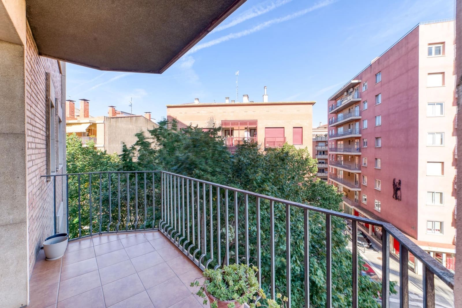 Piso de 4 habitaciones en Figueres en venta - 160.000 € (Ref: 9656225)