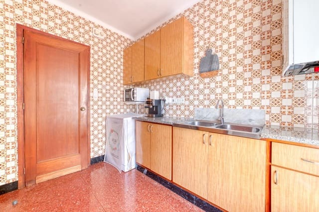 Piso de 4 habitaciones en Figueres en venta - 160.000 € (Ref: 9656225)
