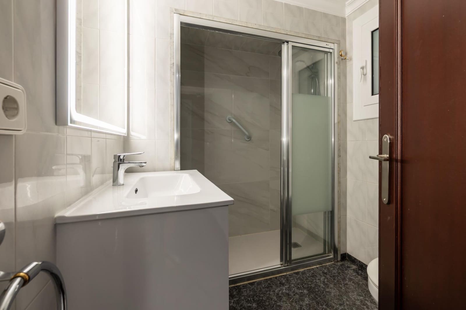 Piso de 4 habitaciones en Figueres en venta con garaje - 225.000 € (Ref: 9659559)