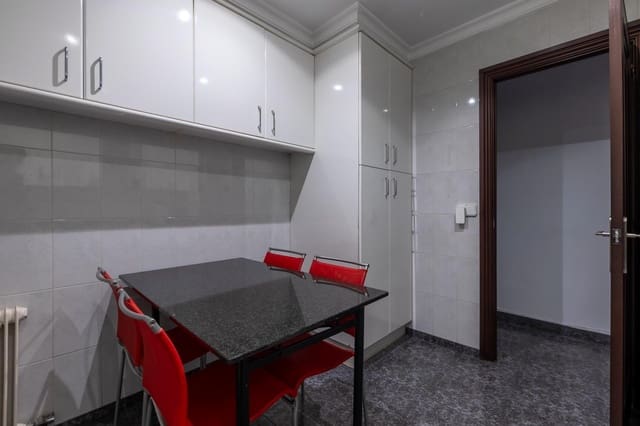 4 camera da letto Appartamento in vendita in Figueres con garage - 225.000 € (Rif: 9659559)