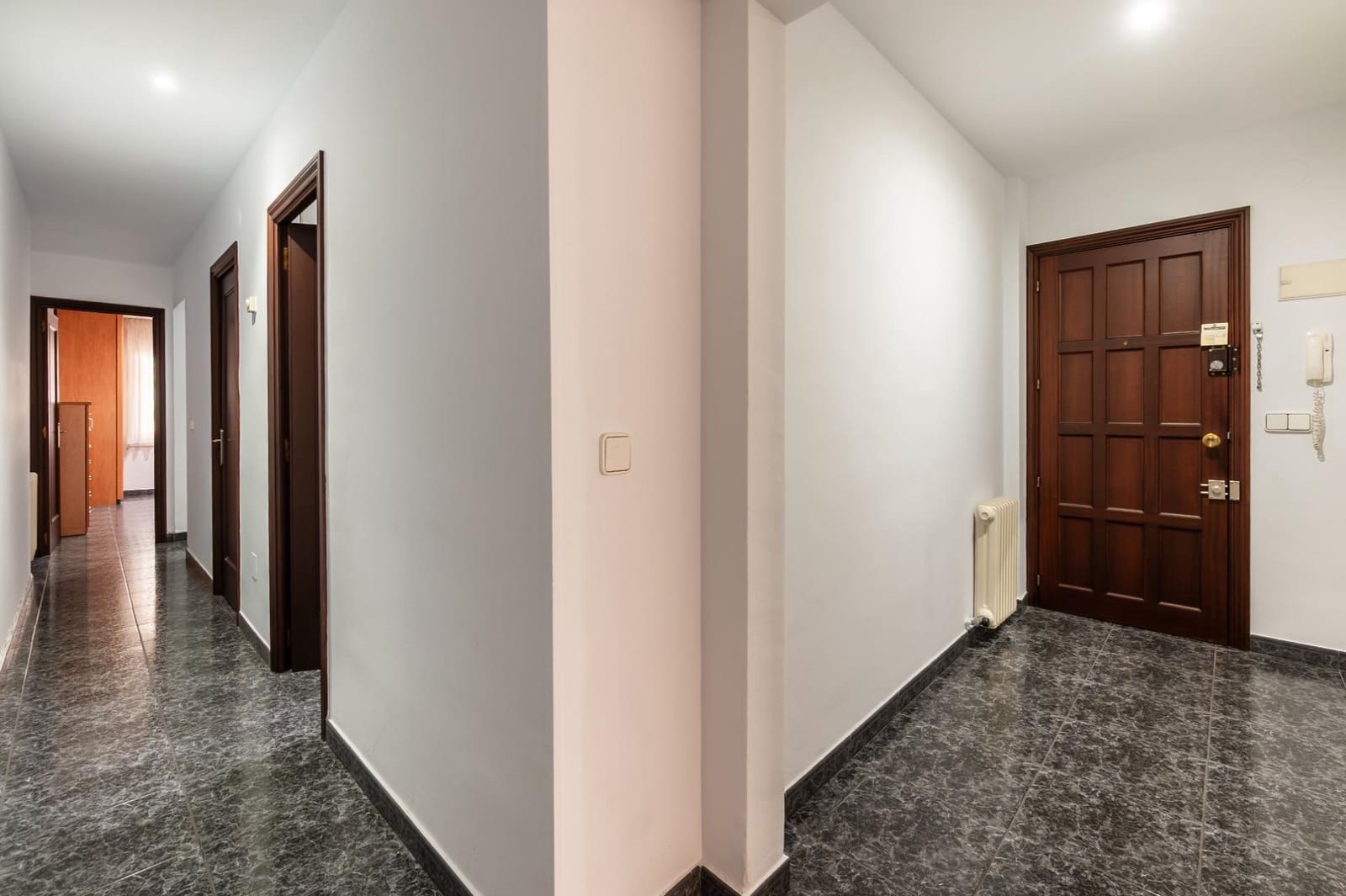 Piso de 4 habitaciones en Figueres en venta con garaje - 225.000 € (Ref: 9659559)