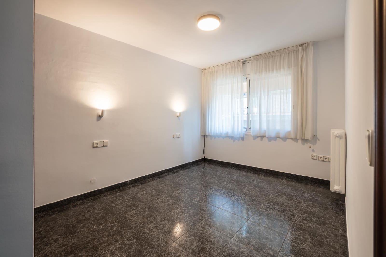 4 Zimmer Wohnung zu verkaufen in Figueres mit Garage - 225.000 € (Ref: 9659559)