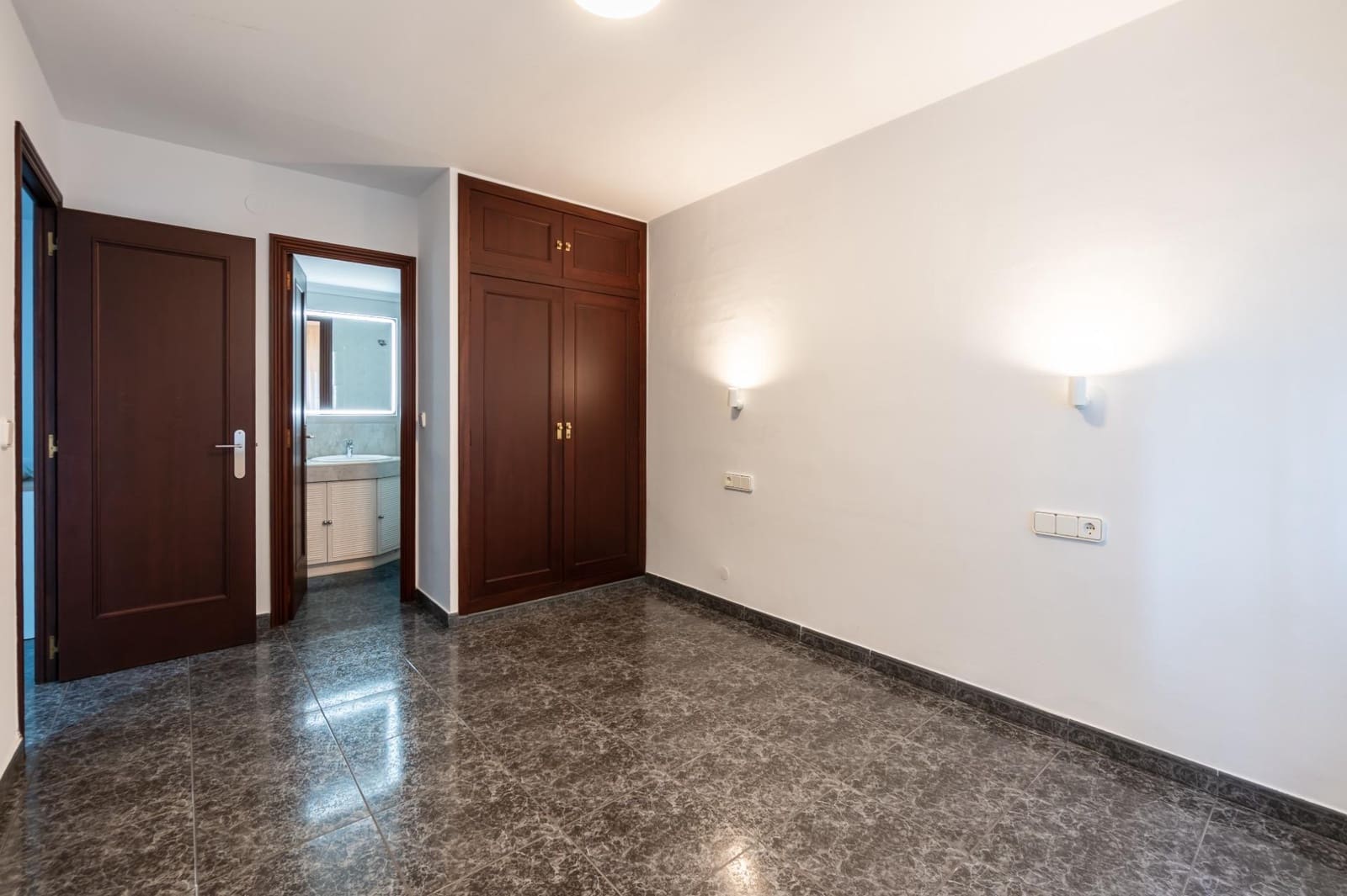 4 Zimmer Wohnung zu verkaufen in Figueres mit Garage - 225.000 € (Ref: 9659559)