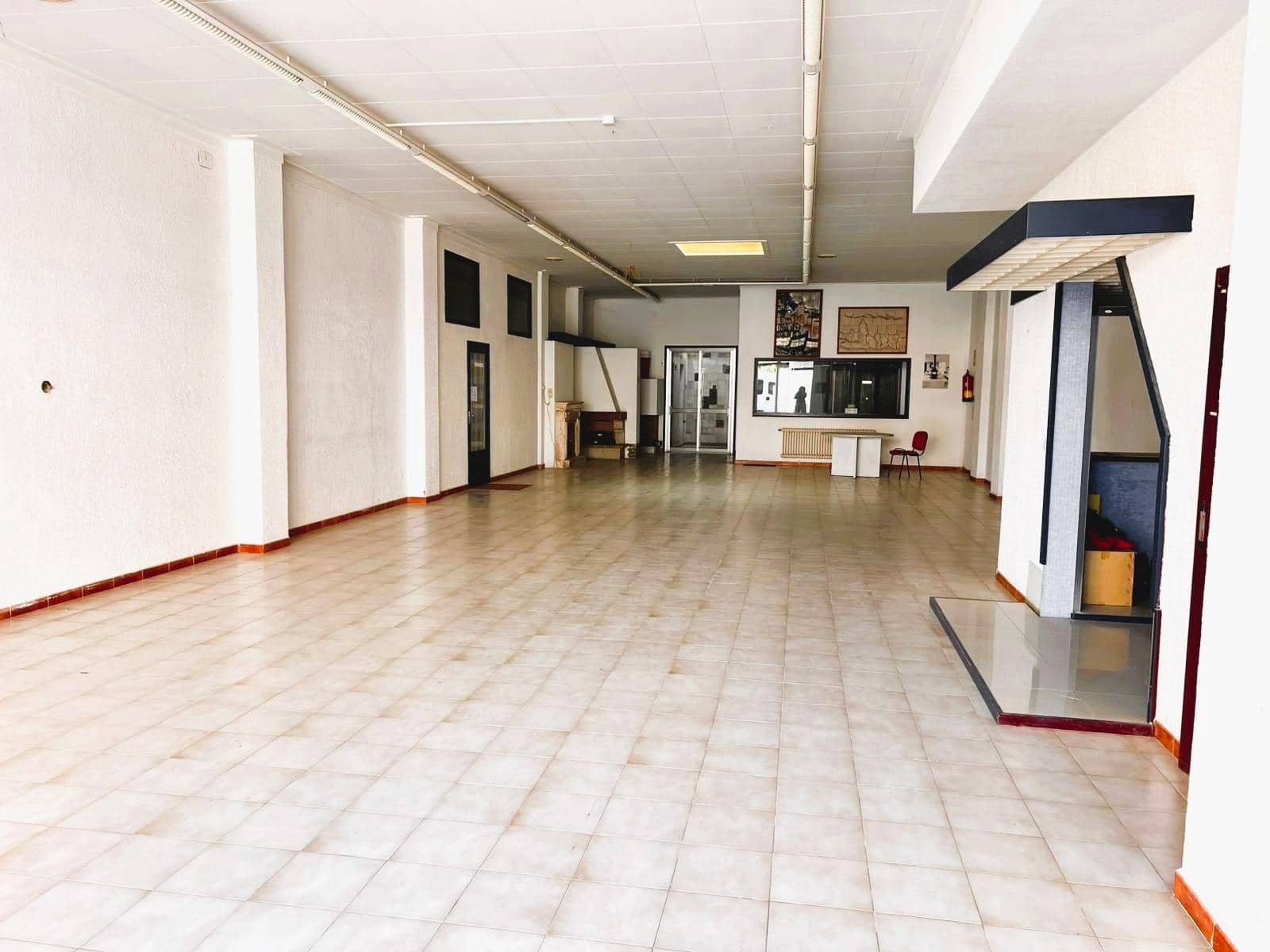 1 Zimmer Gewerbe zu vermieten in Figueres - 800 € (Ref: 9666717)