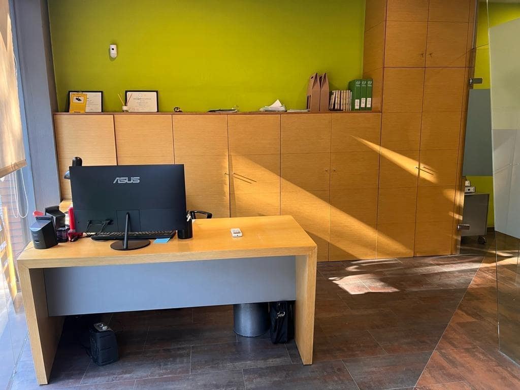 Gewerbe zu vermieten in Figueres - 575 € (Ref: 9666720)