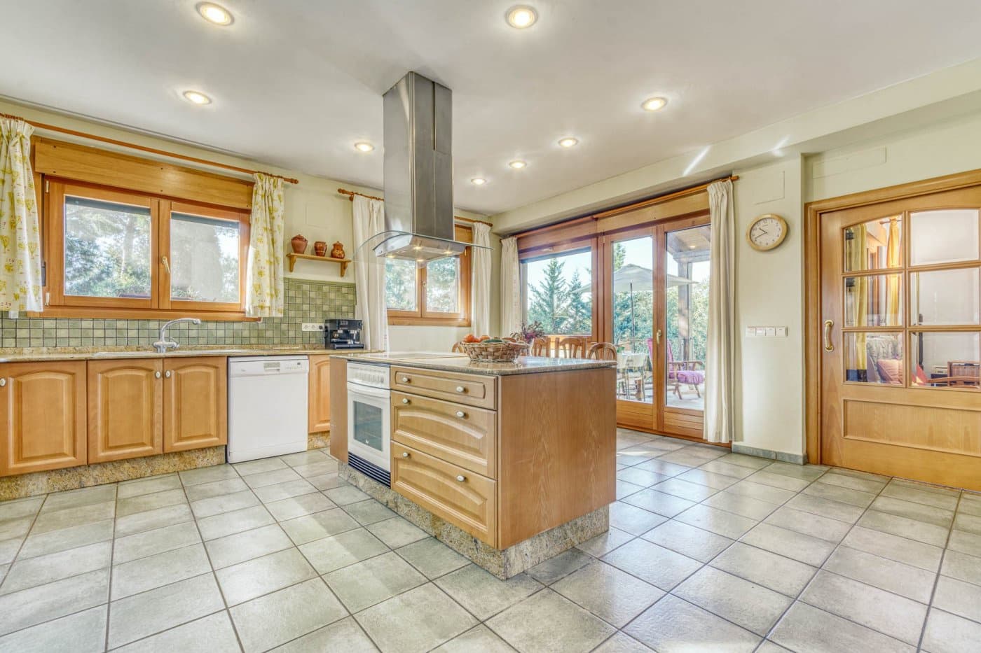 7 sovrum Villa till salu i Sils med pool garage - 590 000 € (Ref: 9666722)