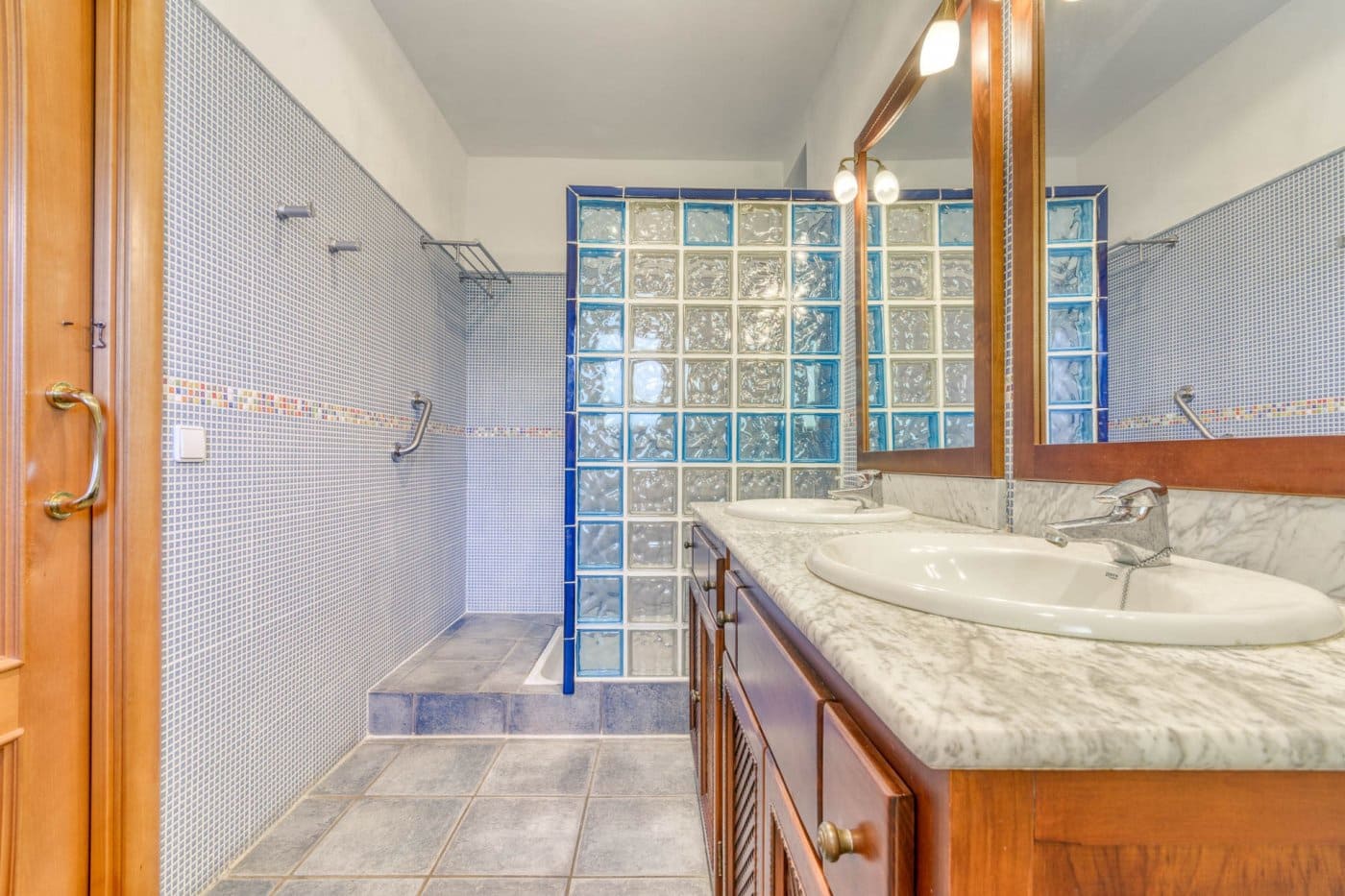 7 sovrum Villa till salu i Sils med pool garage - 590 000 € (Ref: 9666722)