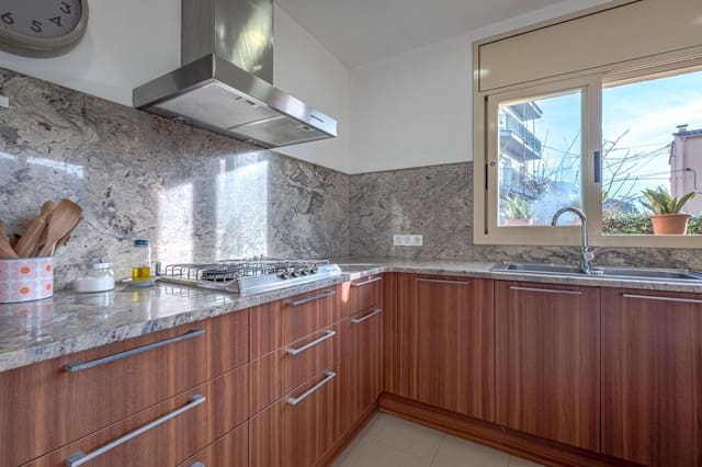 5 sypialnia Willa na sprzedaż w Santa Coloma de Farners - 490 000 € (Ref: 9666724)