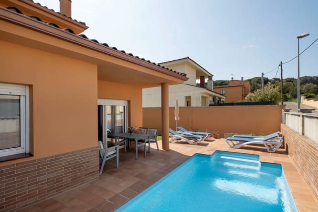 5 soveværelse Villa til salg i Palafrugell med swimmingpool garage - € 465.000 (Ref: 9666725)