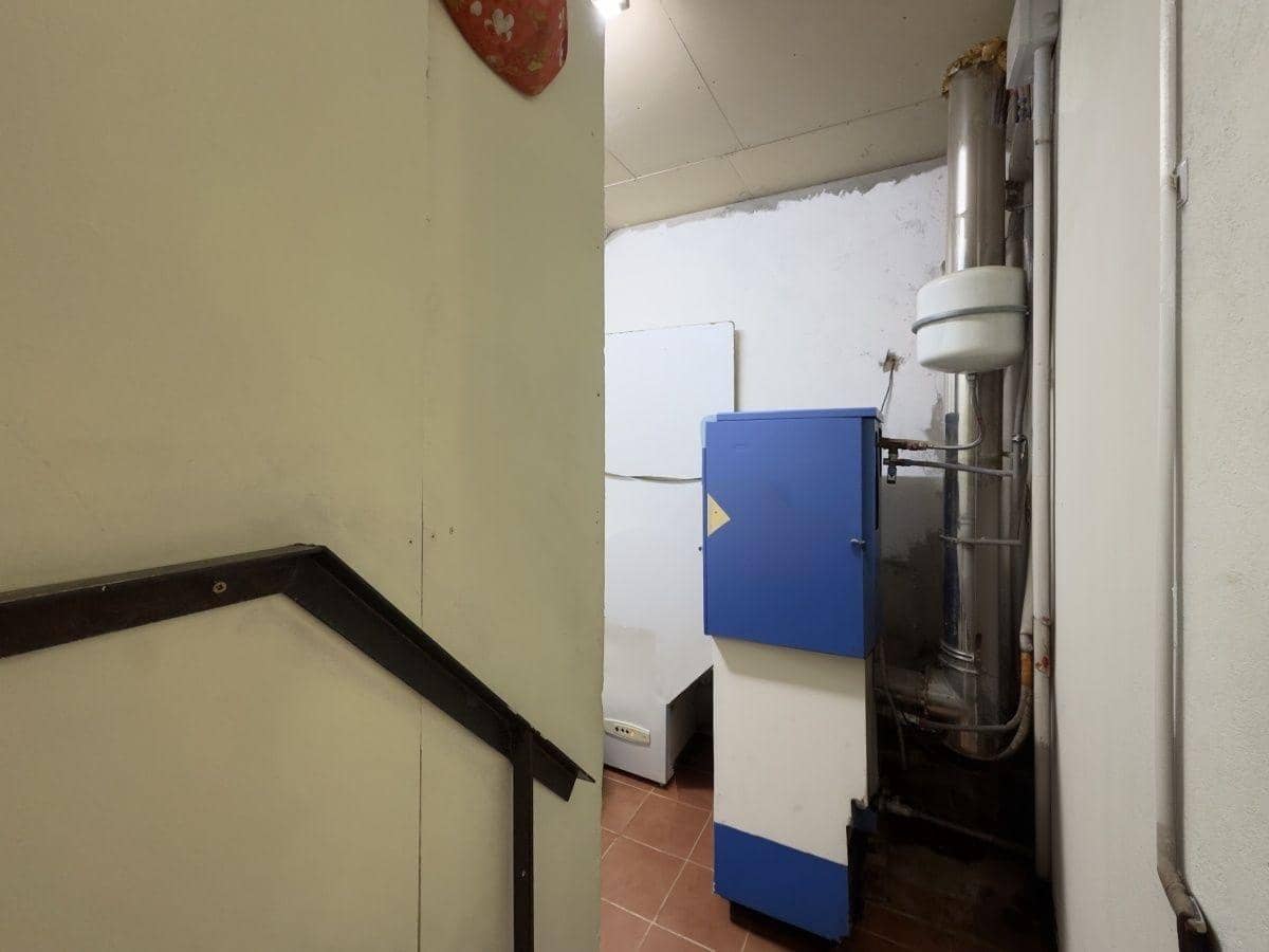 5 slaapkamer Villa te koop in Sant Llorenc de la Muga met zwembad garage - € 450.000 (Ref: 9670854)