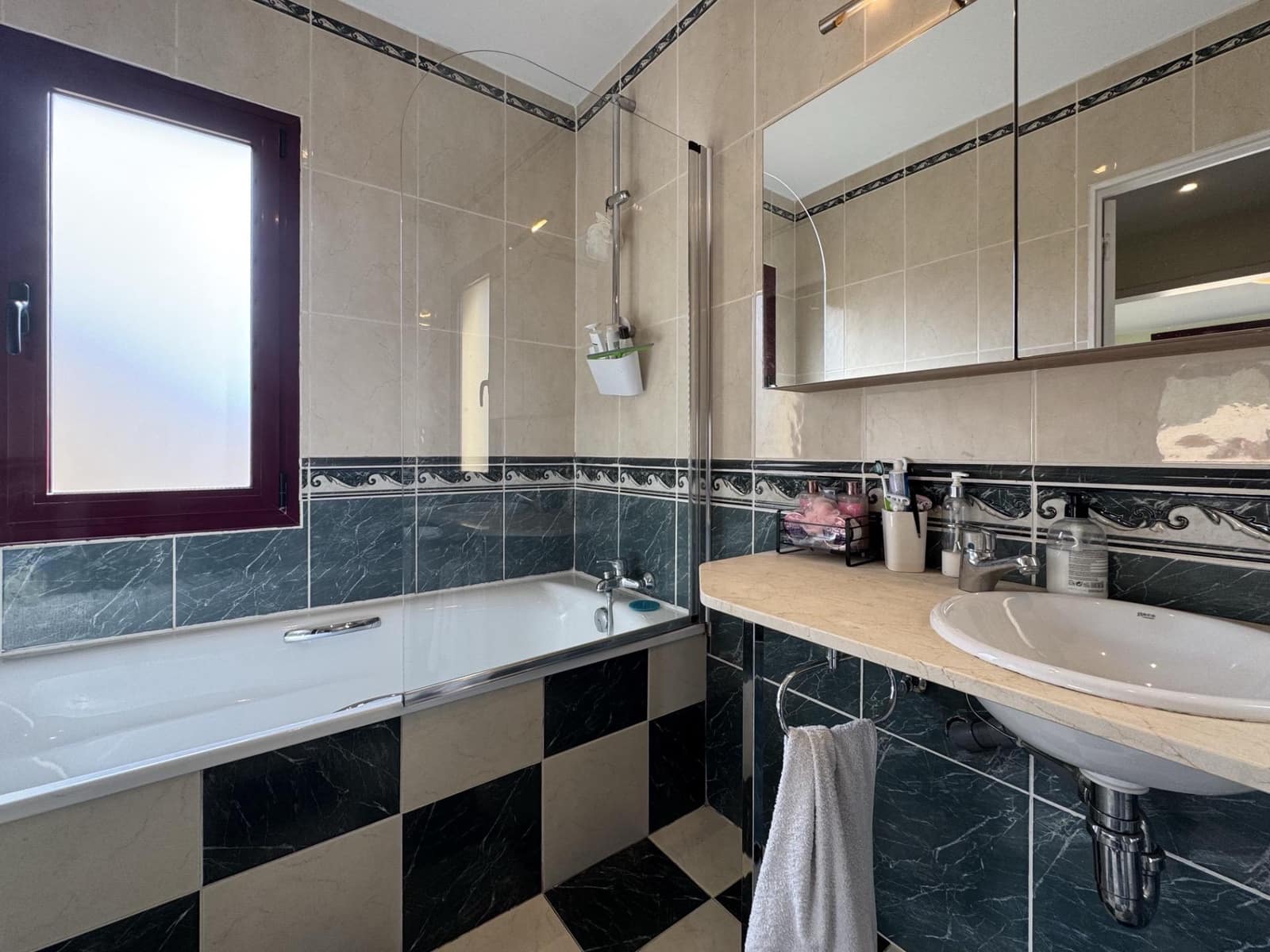 5 slaapkamer Villa te koop in Sant Llorenc de la Muga met zwembad garage - € 450.000 (Ref: 9670854)