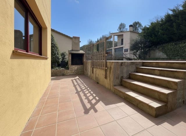 Chalet de 5 habitaciones en Sant Llorenç de la Muga en venta con piscina garaje - 450.000 € (Ref: 9670854)