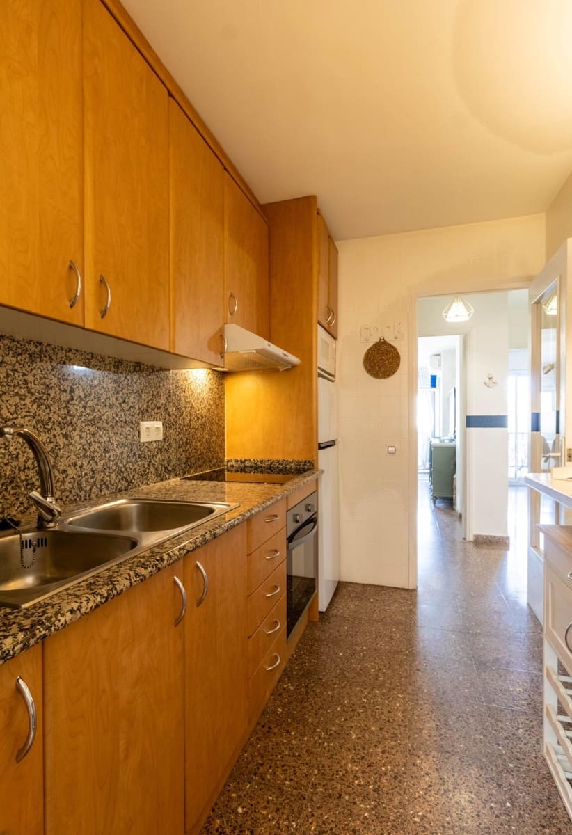 Apartamento de 2 habitaciones en Empuriabrava en venta - 199.000 € (Ref: 9670855)