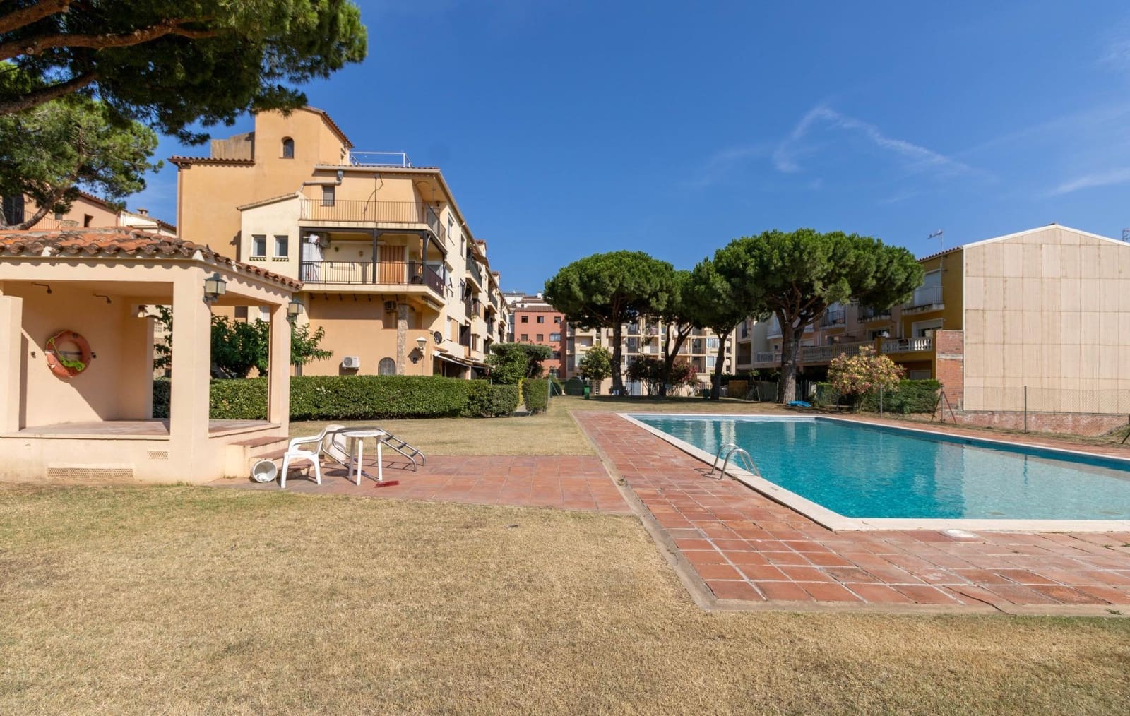 Apartamento de 2 habitaciones en Empuriabrava en venta - 199.000 € (Ref: 9670855)