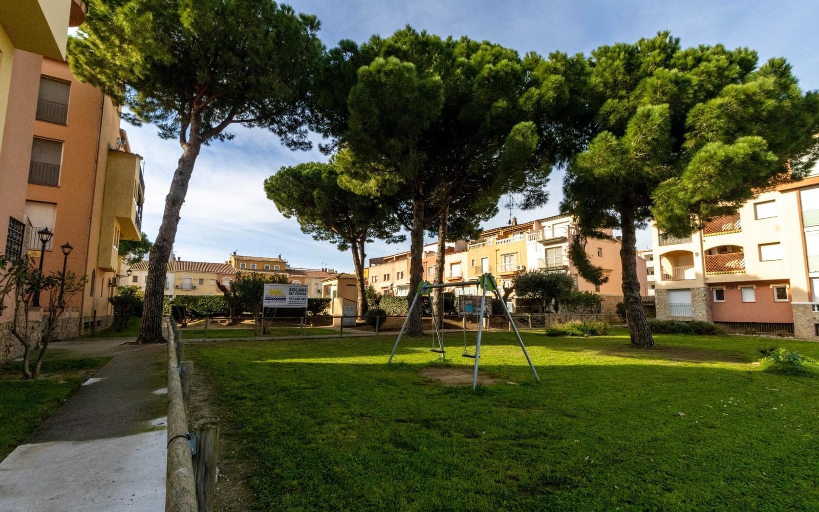 Apartamento de 2 habitaciones en Empuriabrava en venta - 199.000 € (Ref: 9670855)