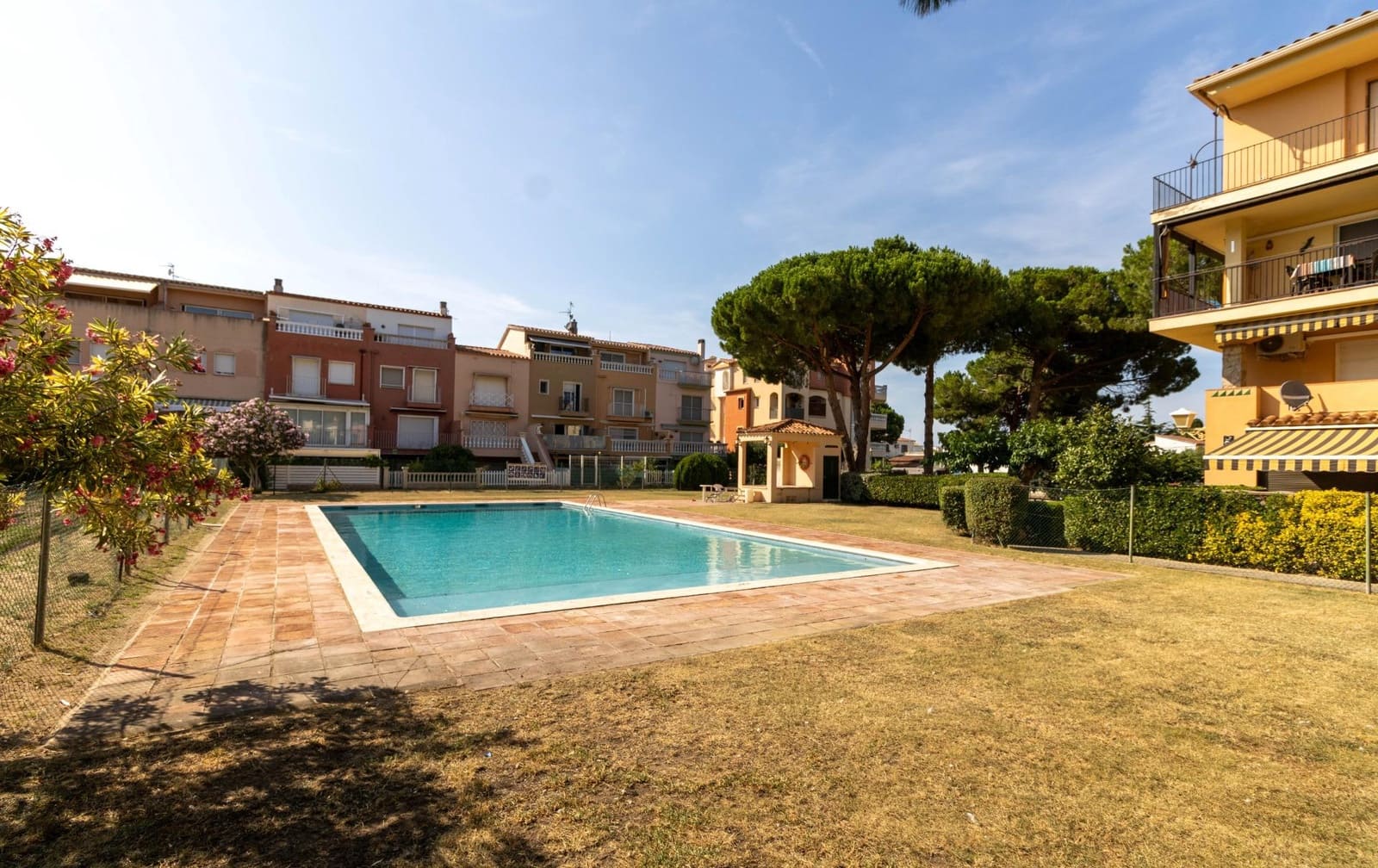 Apartamento de 2 habitaciones en Empuriabrava en venta - 199.000 € (Ref: 9670855)