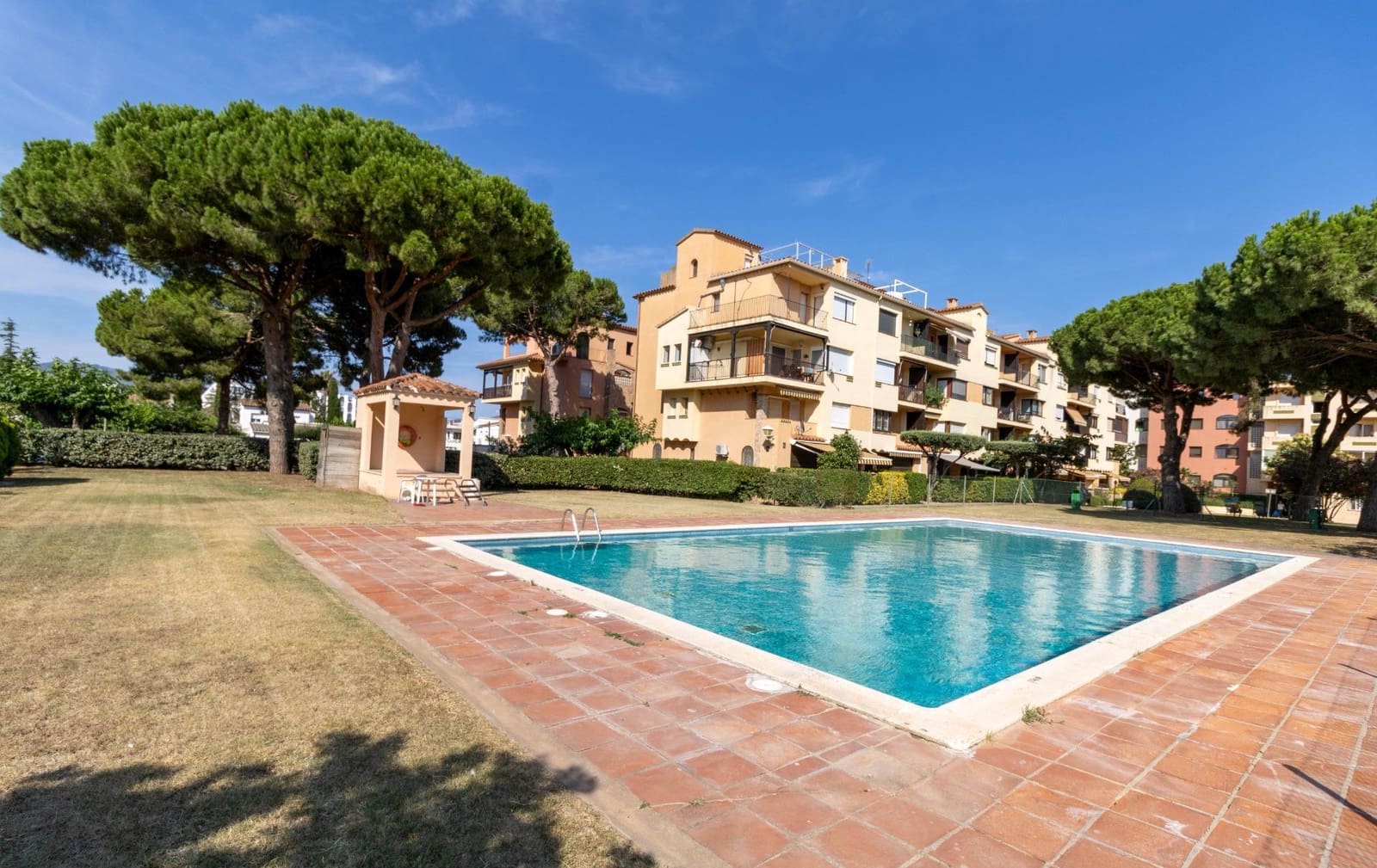 Apartamento de 2 habitaciones en Empuriabrava en venta - 199.000 € (Ref: 9670855)