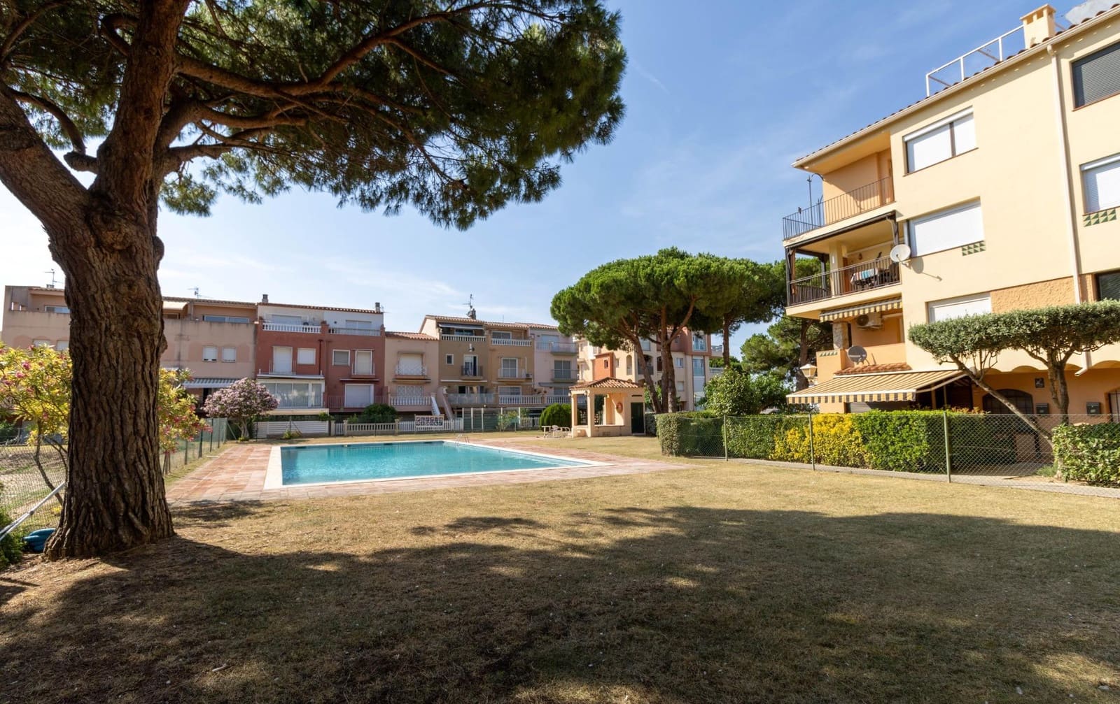 Apartamento de 2 habitaciones en Empuriabrava en venta - 199.000 € (Ref: 9670855)