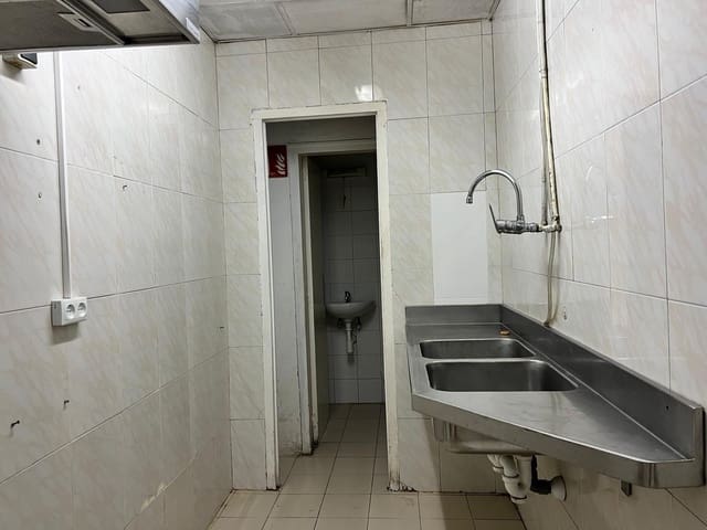 Commercieel te huur in Figueres - € 700 (Ref: 9702077)