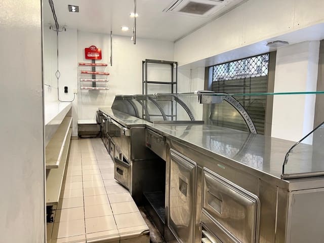 Commercieel te huur in Figueres - € 700 (Ref: 9702077)