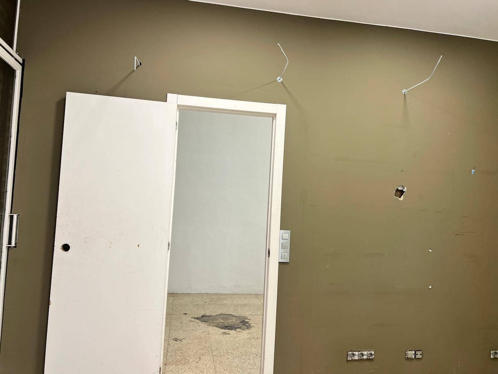 Commercial for rent in Figueres - € 450 (Ref: 9715055)