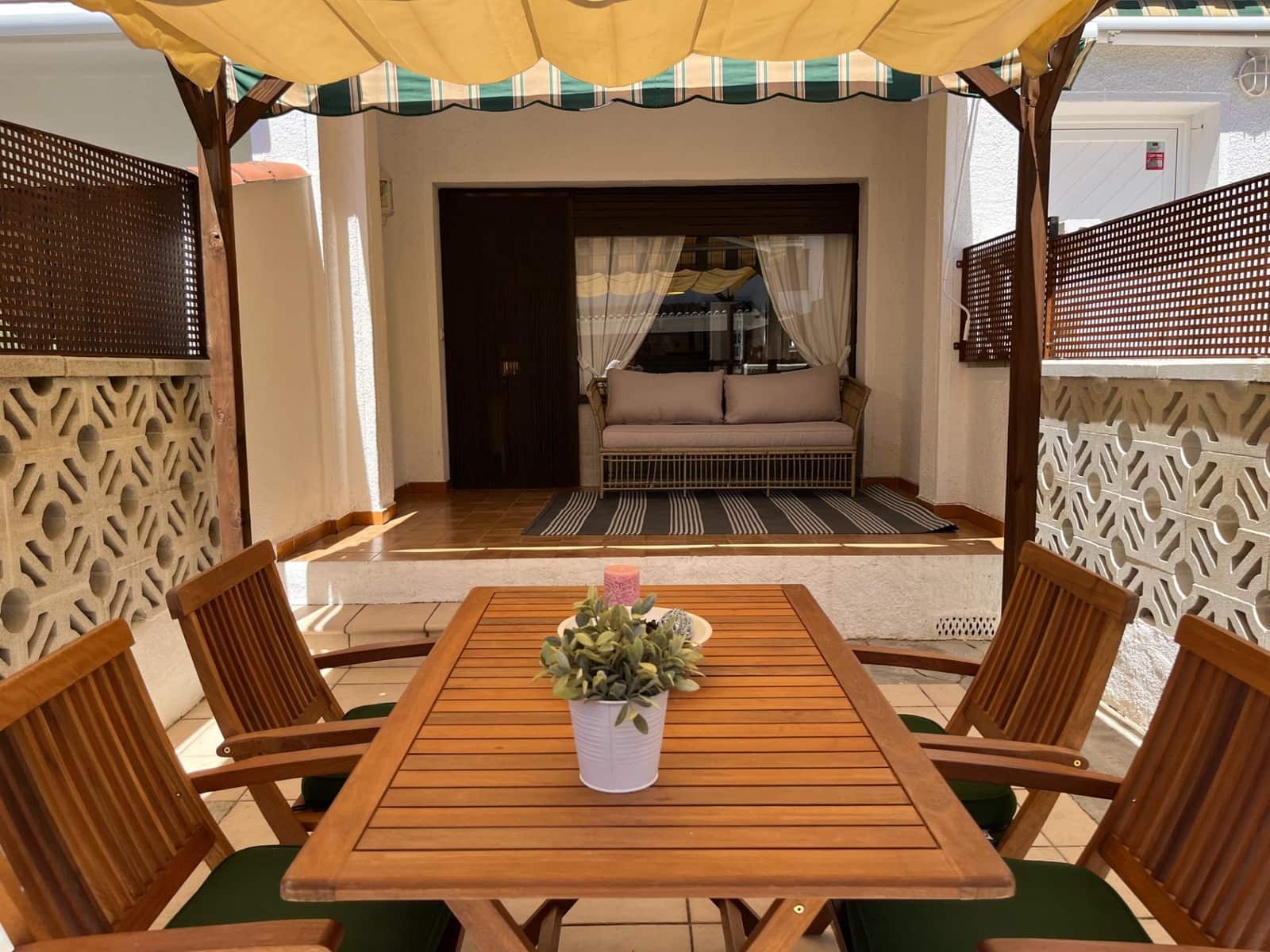 2 makuuhuone Rivitalo myytävänä paikassa Empuriabrava - 249 000 € (Ref: 9720120)