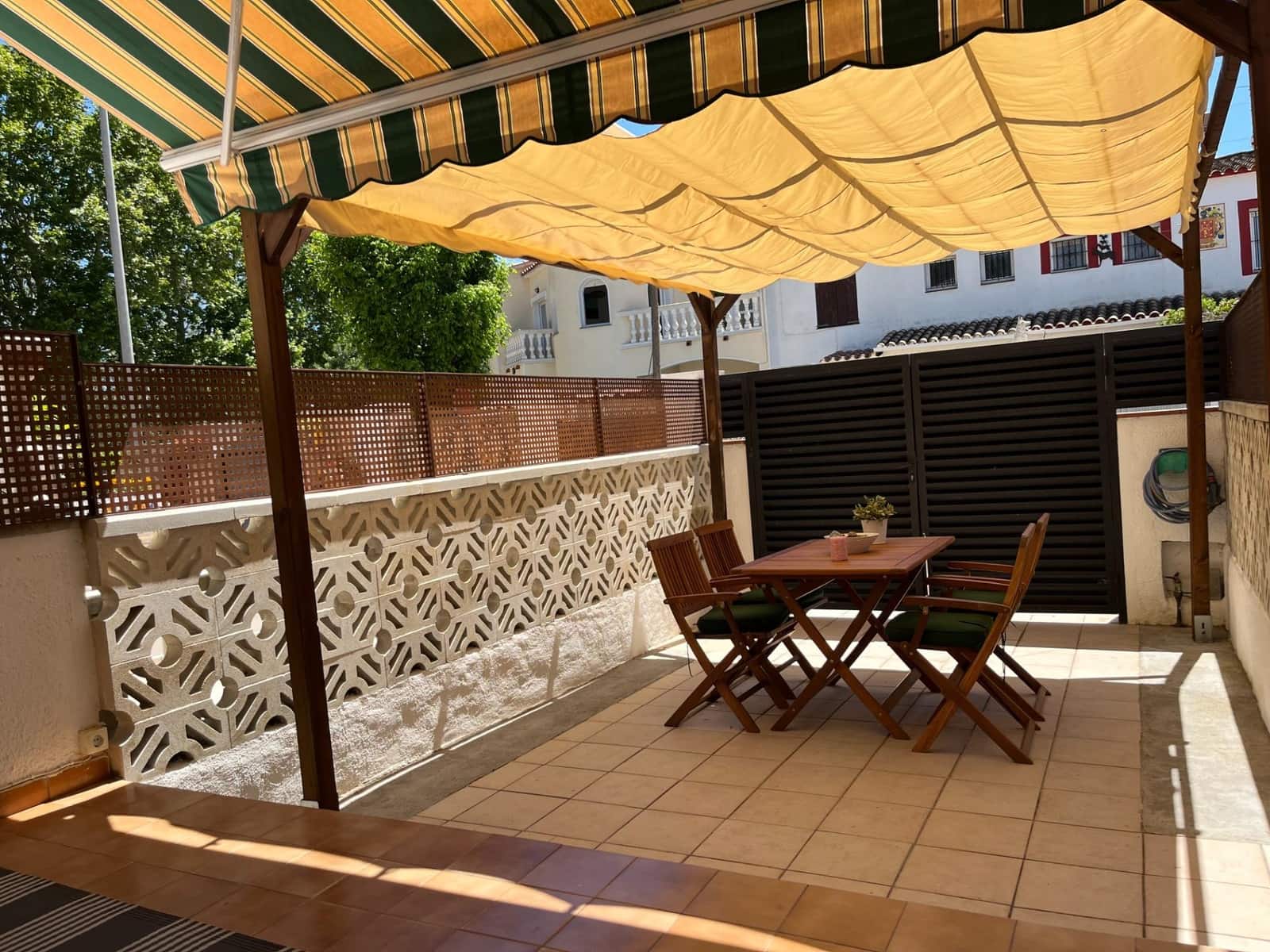 2 makuuhuone Rivitalo myytävänä paikassa Empuriabrava - 249 000 € (Ref: 9720120)