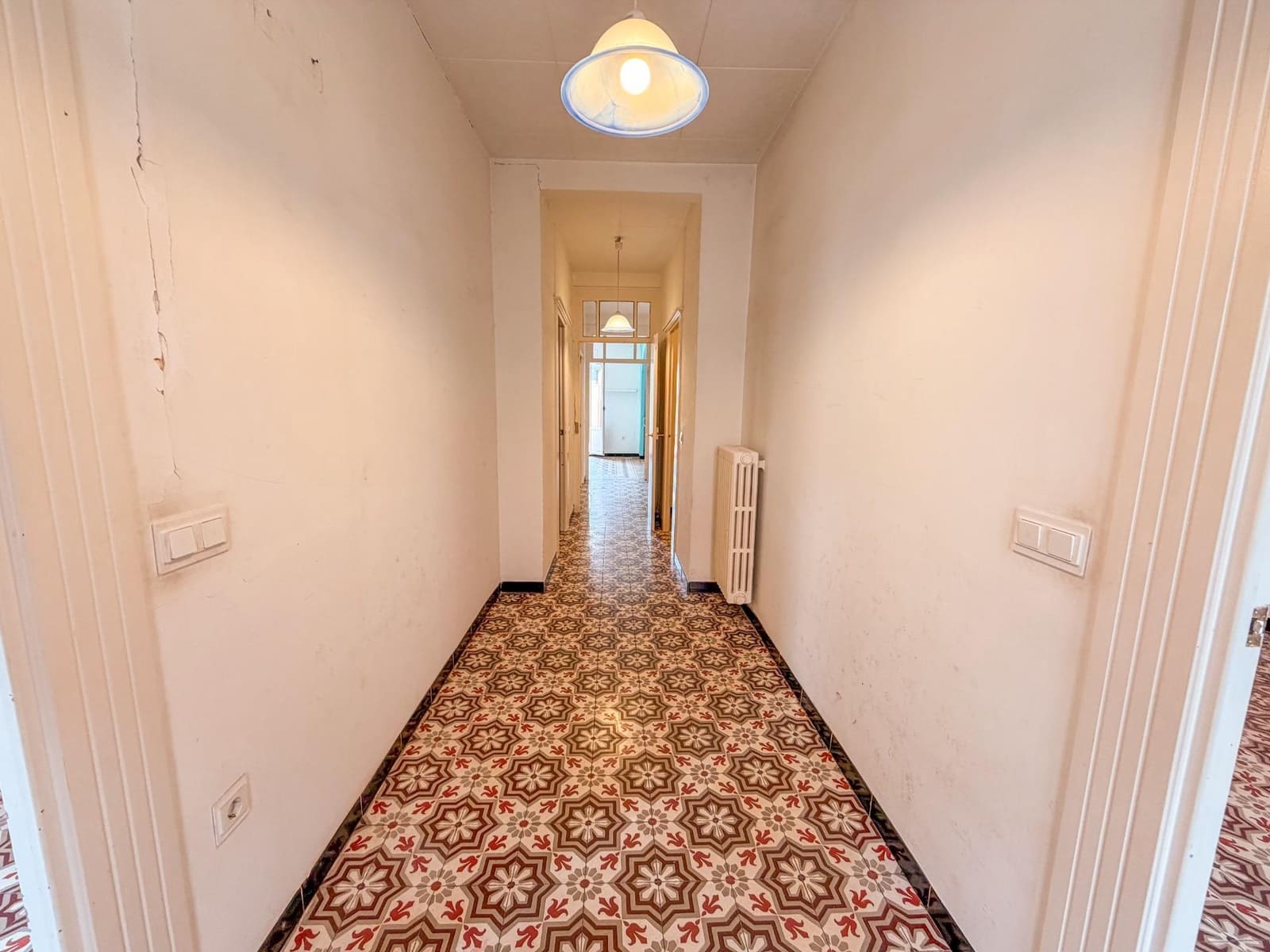 4 soverom Bedrift til salgs i Figueres - € 350 000 (Ref: 9780710)