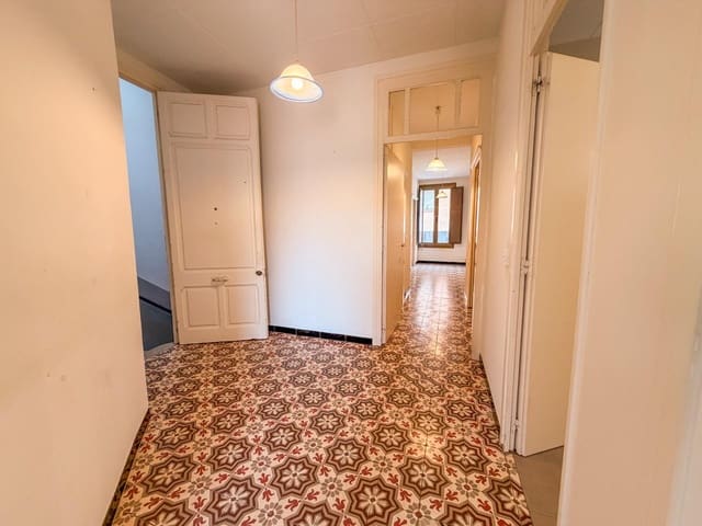 4 soverom Bedrift til salgs i Figueres - € 350 000 (Ref: 9780710)