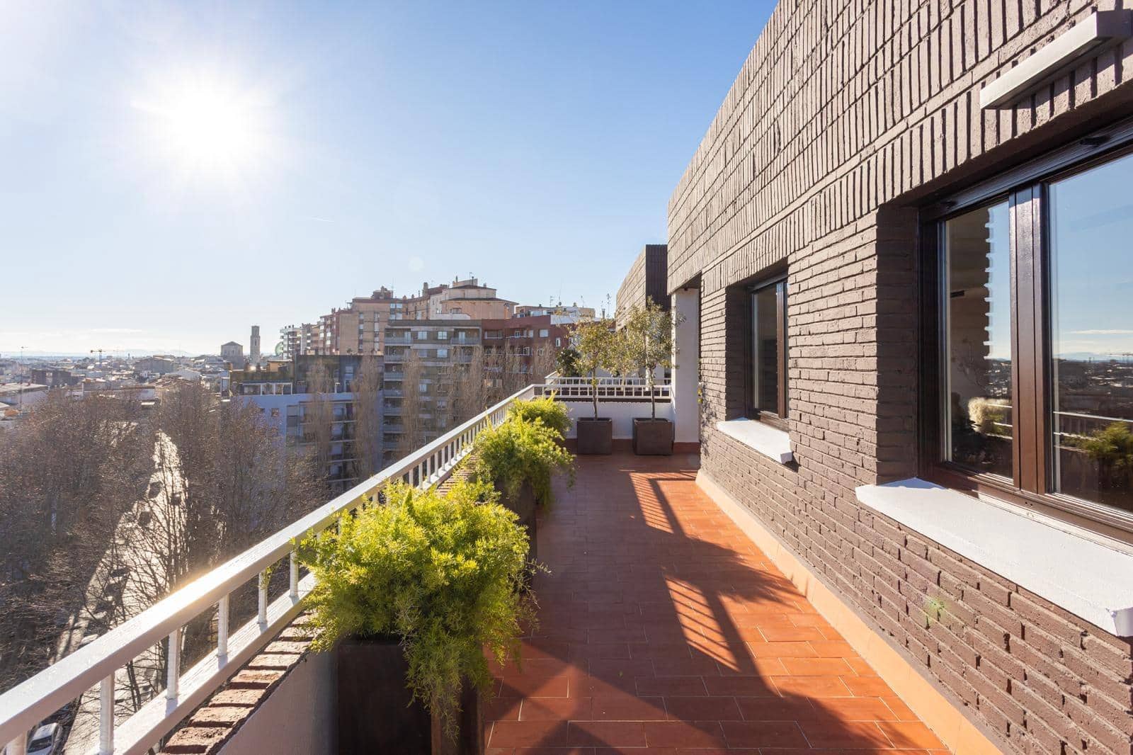 4 sypialnia Penthouse na sprzedaż w Figueres - 490 000 € (Ref: 9785065)