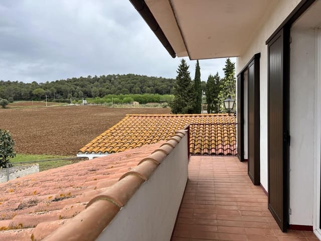 Finca/Maison de Campagne de 6 chambres à louer à Crespià - 1 300 € (Ref: 9788530)