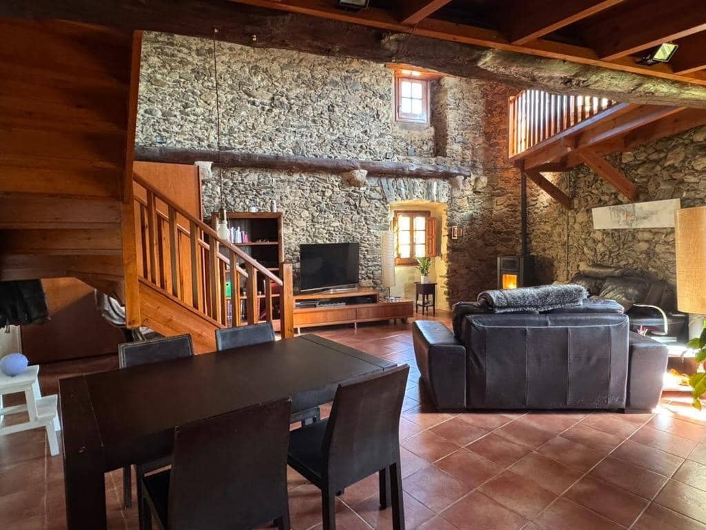 4 makuuhuone Huvila myytävänä paikassa Rabos mukana 
autotalli - 550 000 € (Ref: 9791197)